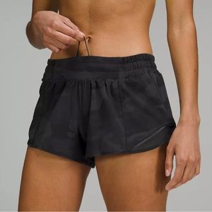 Lululemon Hotty Hot Low-Rise Lined Short 2.5", Size 4